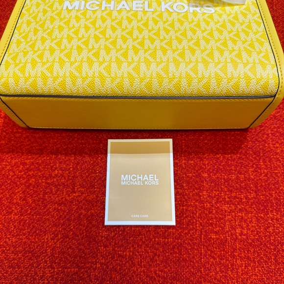 ❤️❤️❤️NEW Michael Kors small bag + Detachable strap ❤️❤️❤️ - Picture 8 of 10